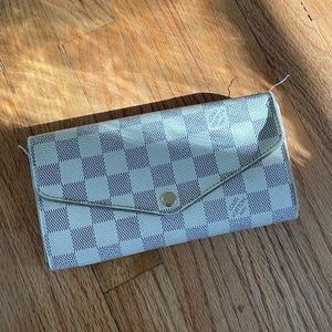 Authentic Vintage Wallet Sarah Beige Damier Azur by Louis Vuitton